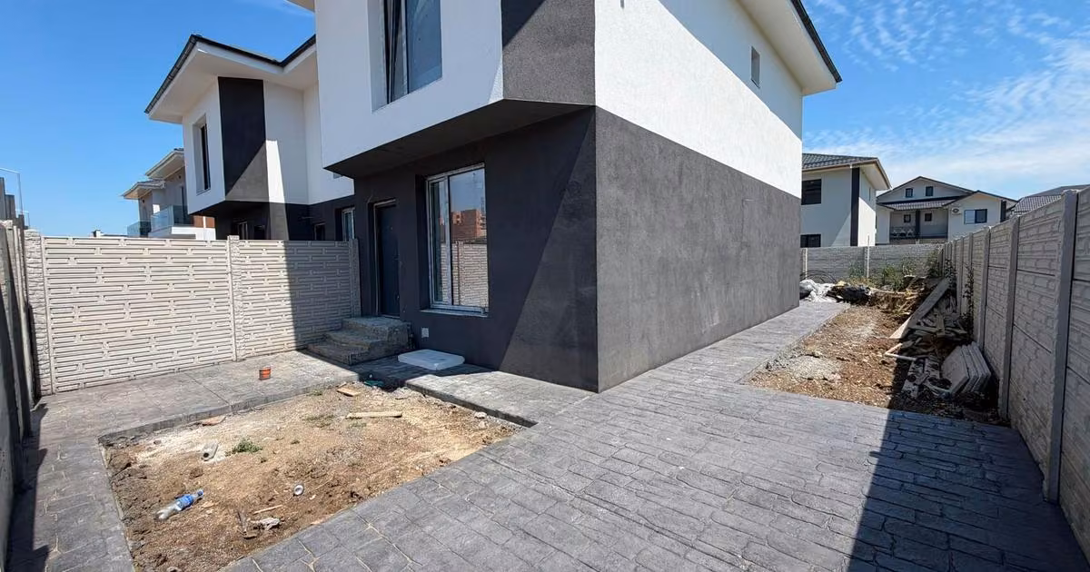 Casă de vânzare cu 3 camere în Bragadiru