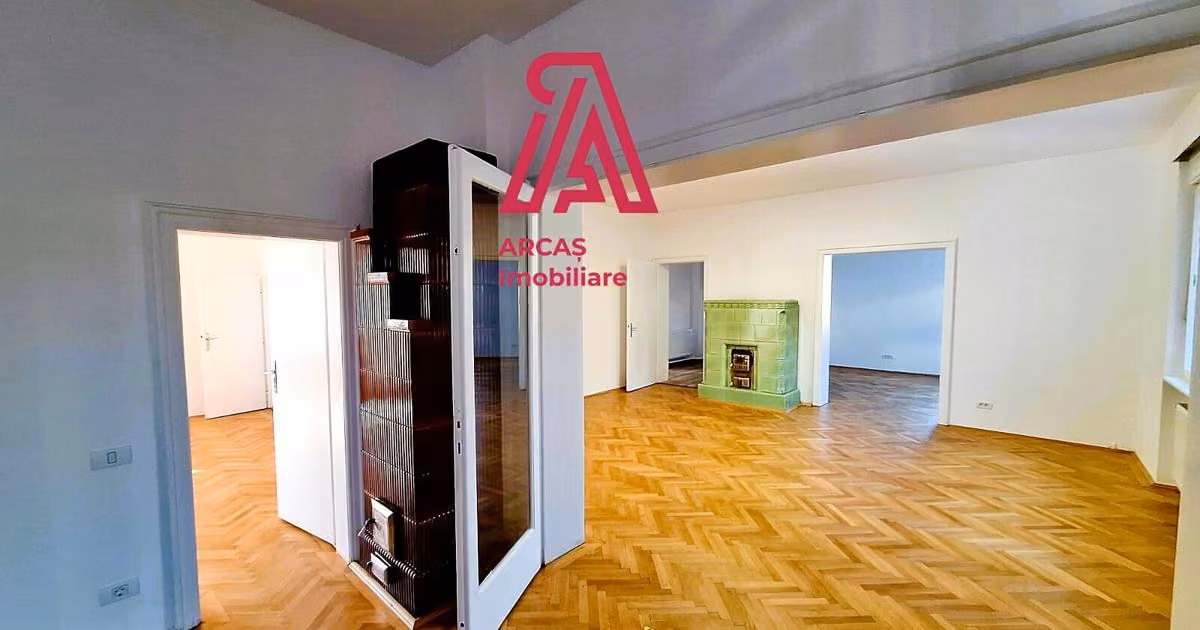 Casă de vânzare cu 12 camere în zona Calea Dumbrăvii, Sibiu