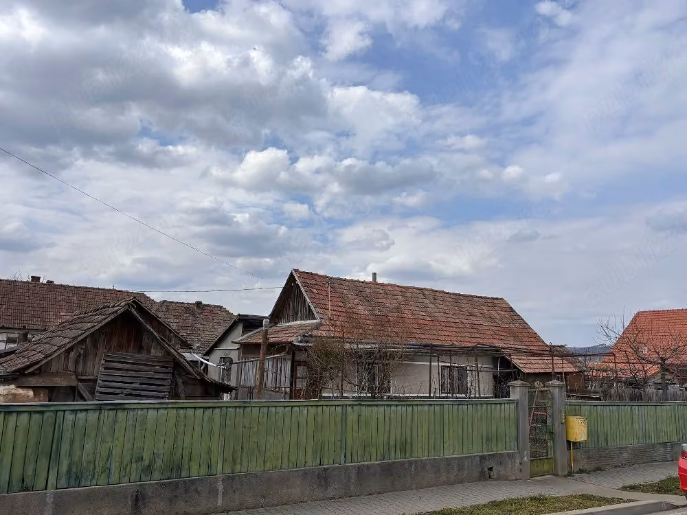 Casă de vânzare