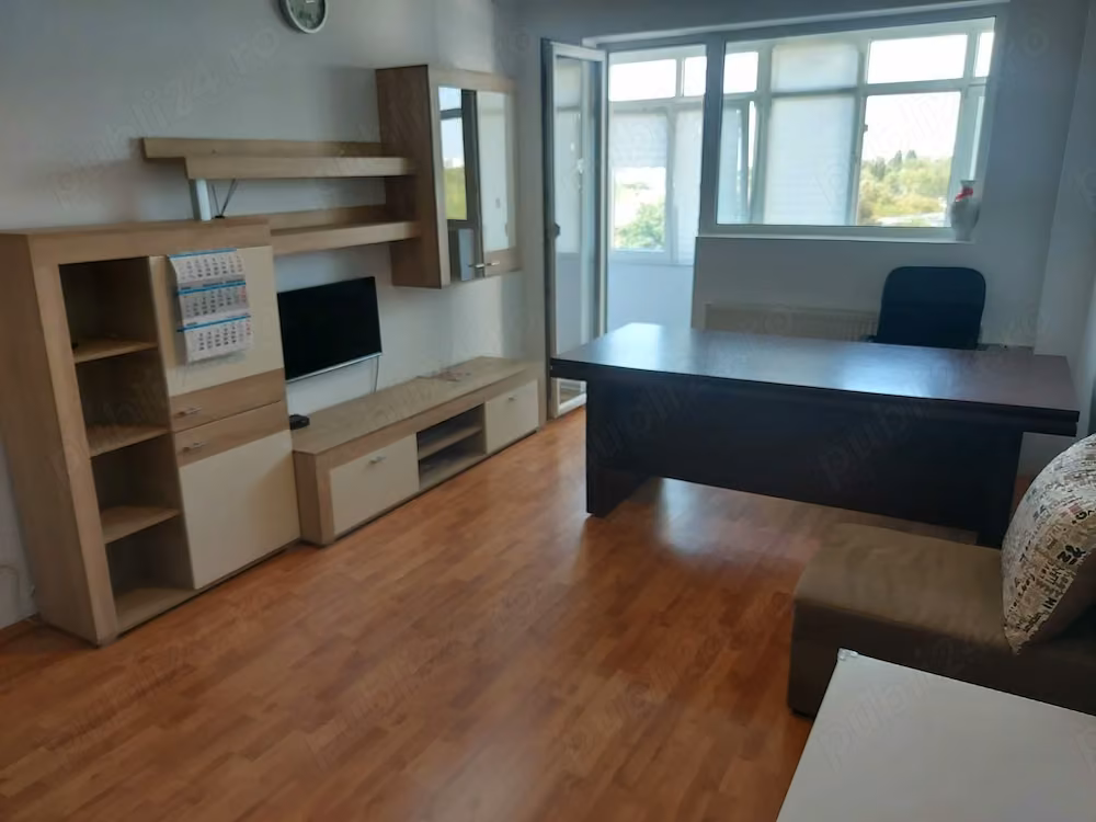 Inchiriez apartament sector 4