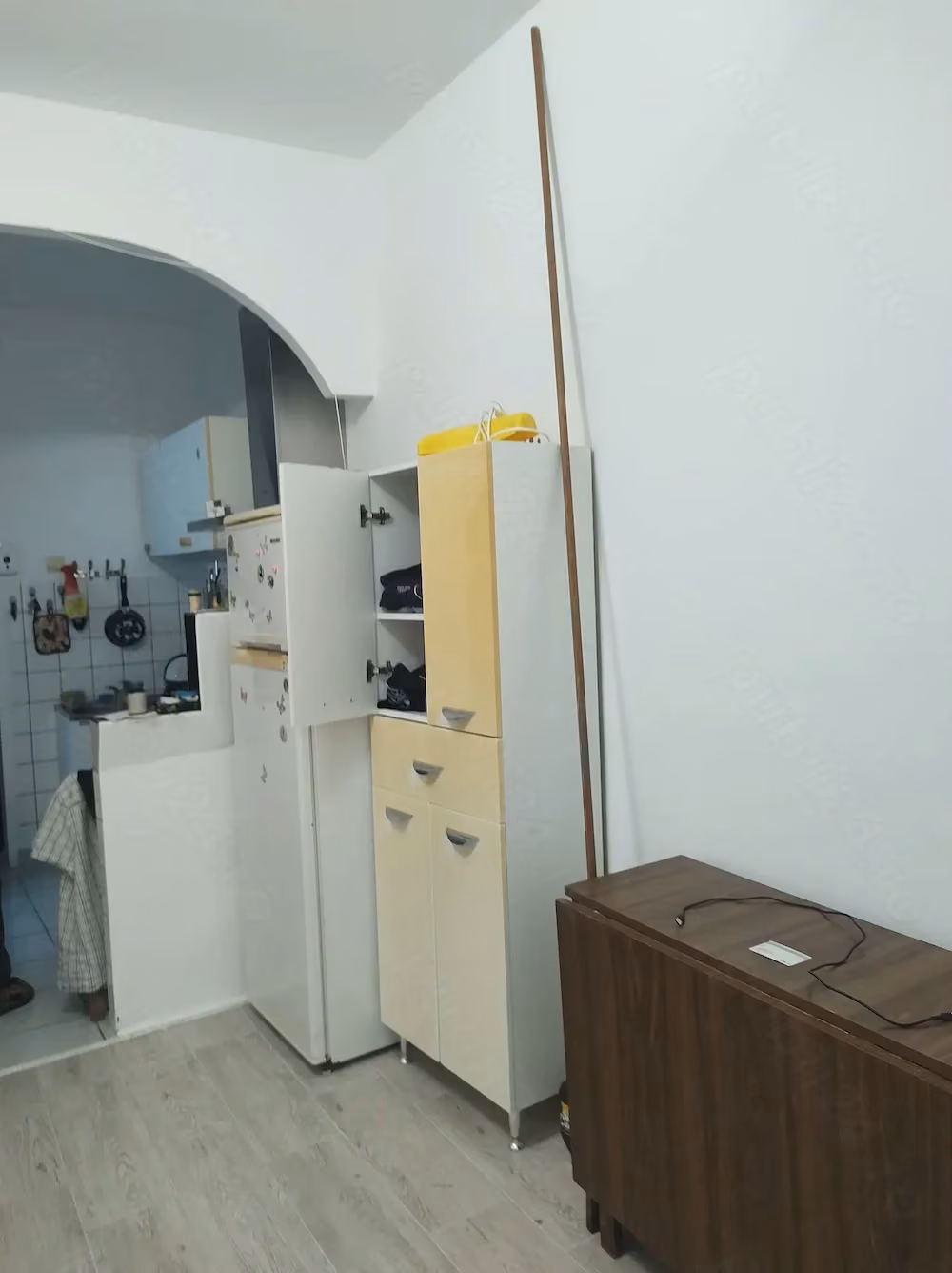 Închiriez garsoniera