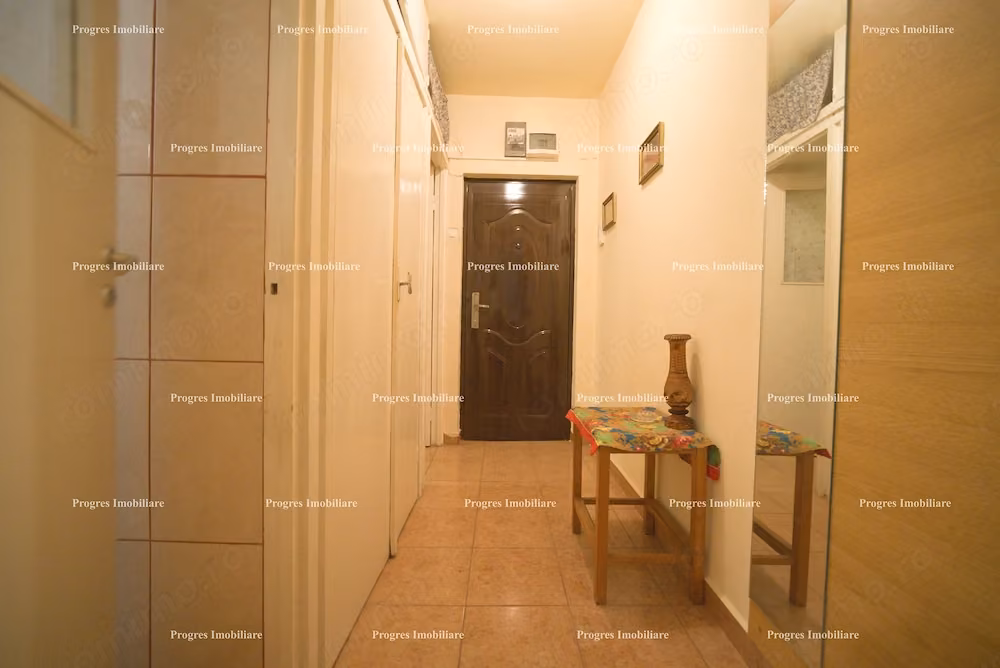 Ap 2 camere - Zona Circumvalatiunii (aproape de Mall)  - 300 Euro