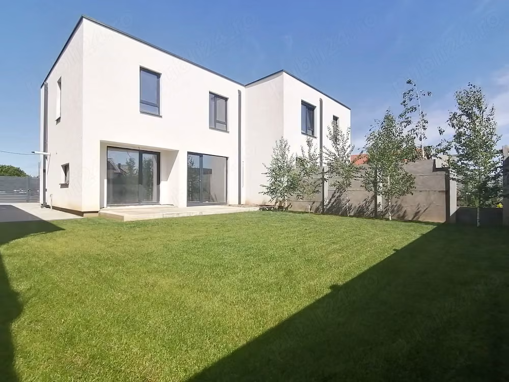 Casa 4 camere drum asfaltat toate utilitatile vatra veche