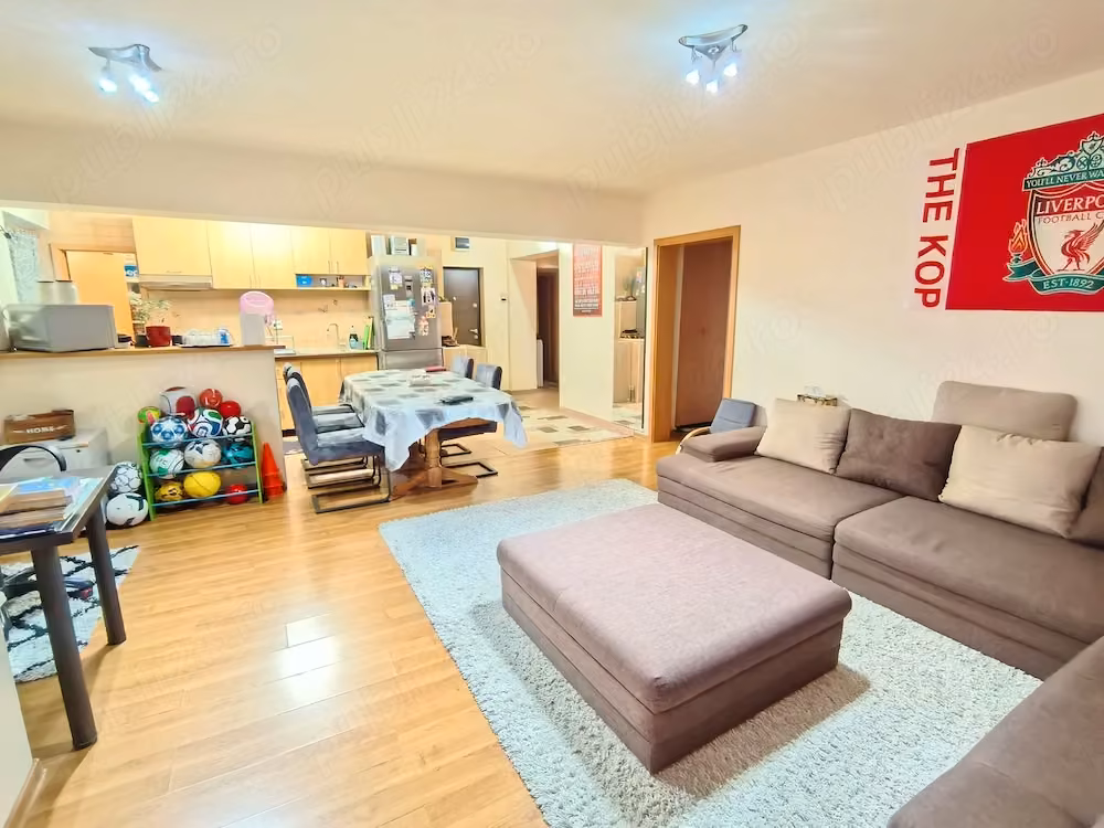 Apartament spatios 100 mp utili cu 3 Dormitoare,Living si 2 bai.