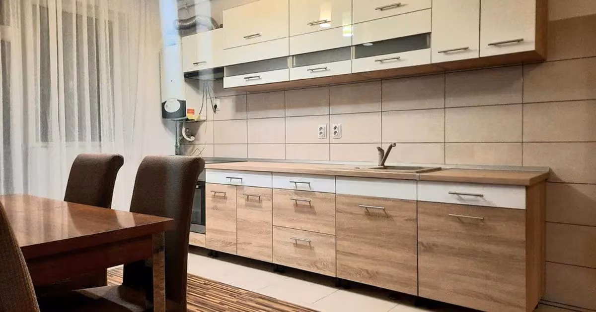 Apartament de vânzare cu 3 camere, mobilat în Florești
