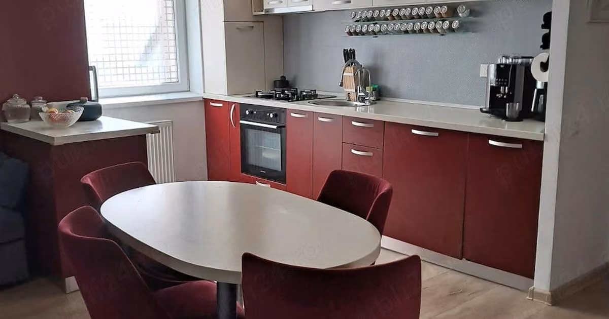 Apartament de vânzare cu 3 camere, mobilat în Florești