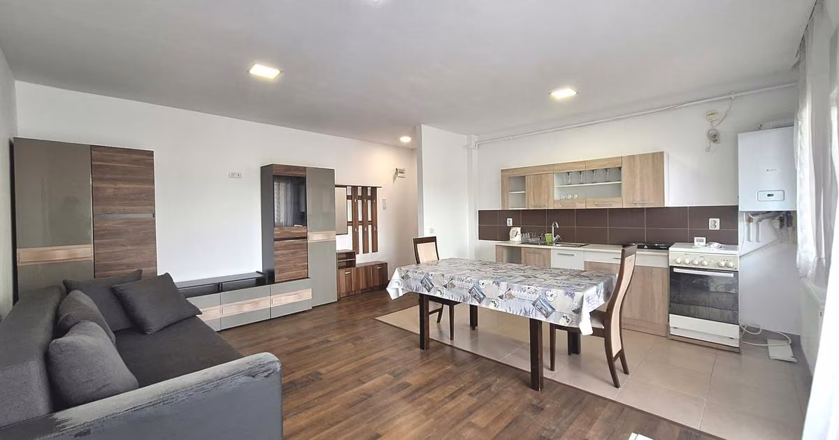 Apartament de vânzare cu 3 camere, mobilat în Florești