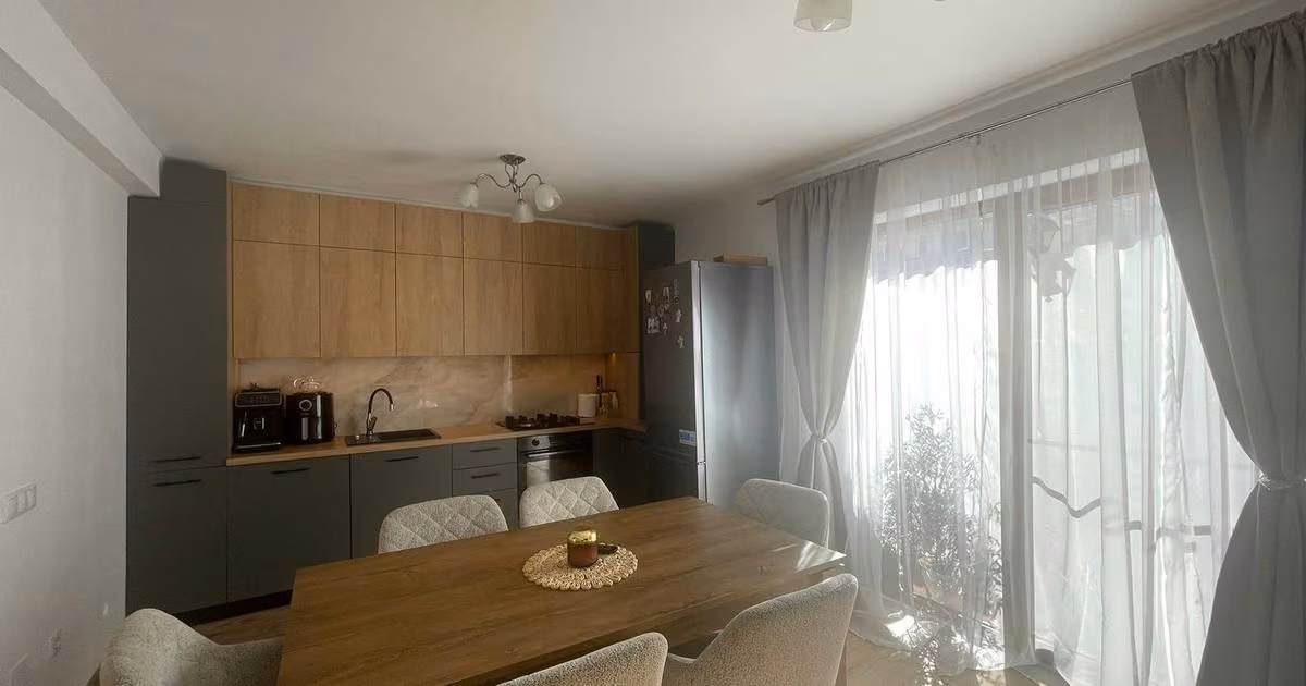 Duplex de vânzare cu 3 camere, mobilat în Florești
