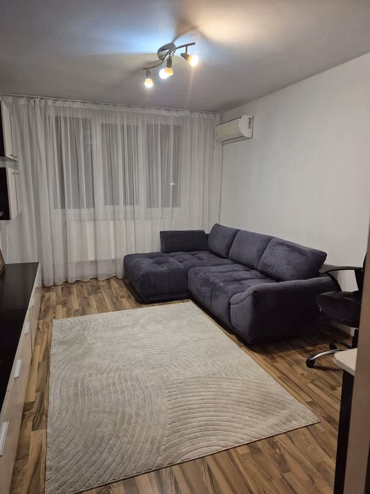 Apartament Tiglina 2, langa Liceul Pedagogic.