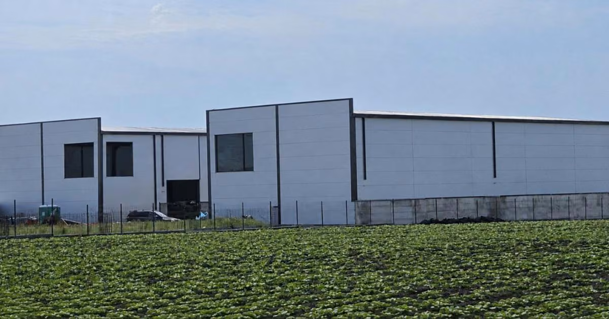Spațiu industrial de vânzare de 600 mp, în Afumați