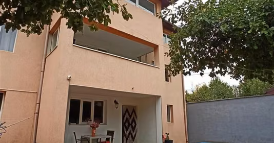 Casă Titan