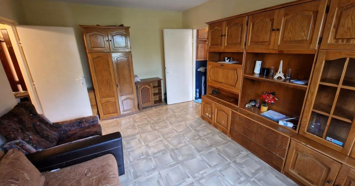 Apartament de vânzare cu 2 camere în zona Vlahuță, Brașov