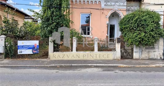 Casă Ultracentral