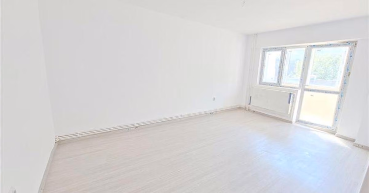 Apartament de vânzare cu 3 camere în zona 9 Mai, Bacău