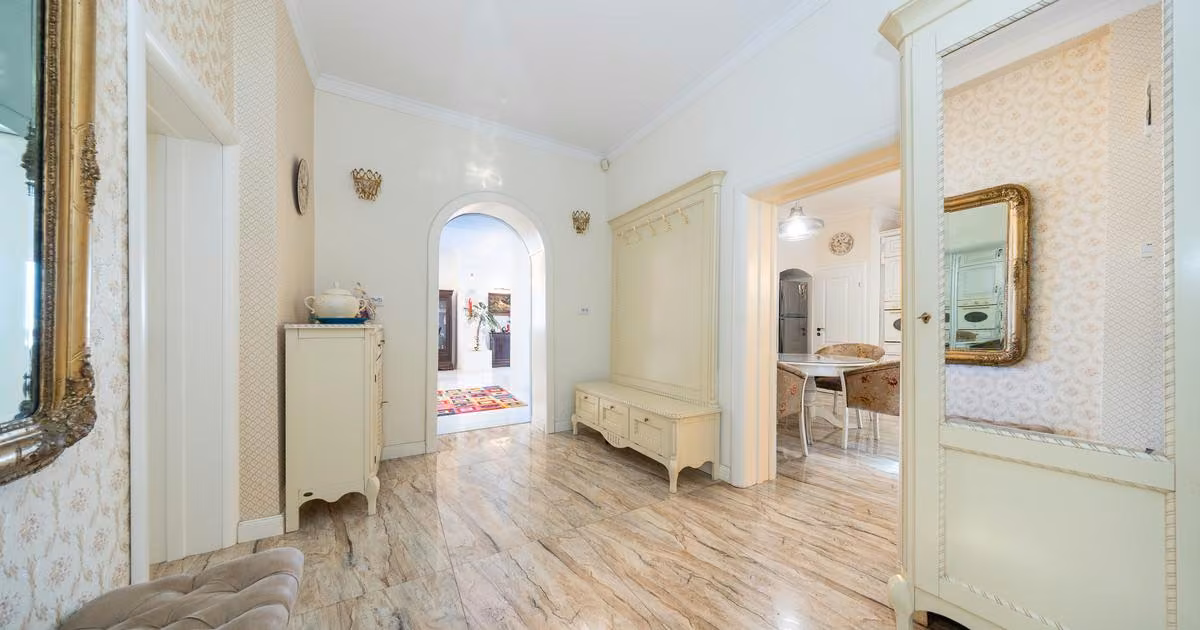 Casă individuală de vânzare cu 5 camere în zona Central, Brașov