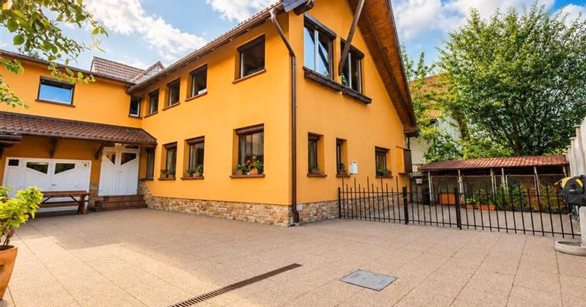 Birou de vânzare de 200 mp, în zona Florilor, Brașov