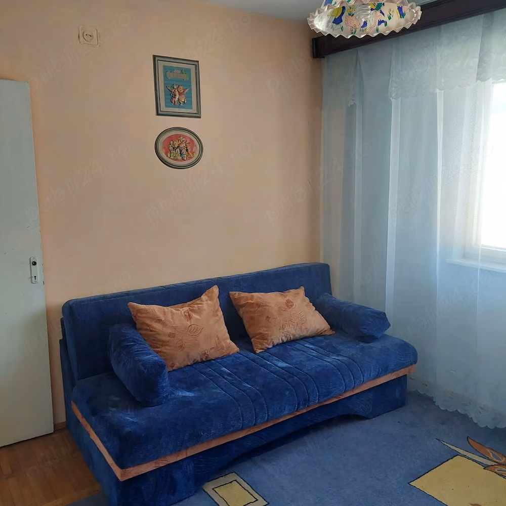 Apartament de vânzare - 3 camere  2 băi