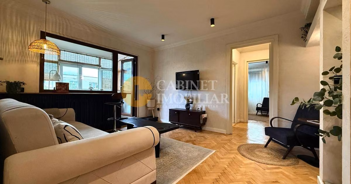 Apartament de vânzare cu 2 camere, mobilat în zona Podu Roș, Iași