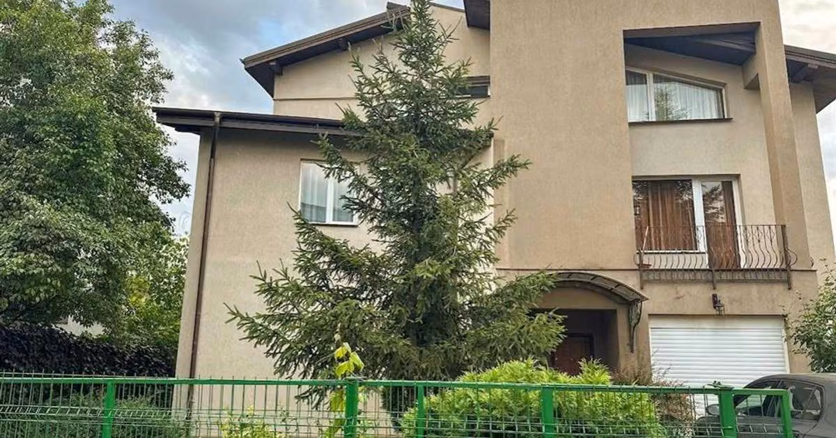 Casă individuală de vânzare cu 8 camere în zona Iancu Nicolae, Sector 1