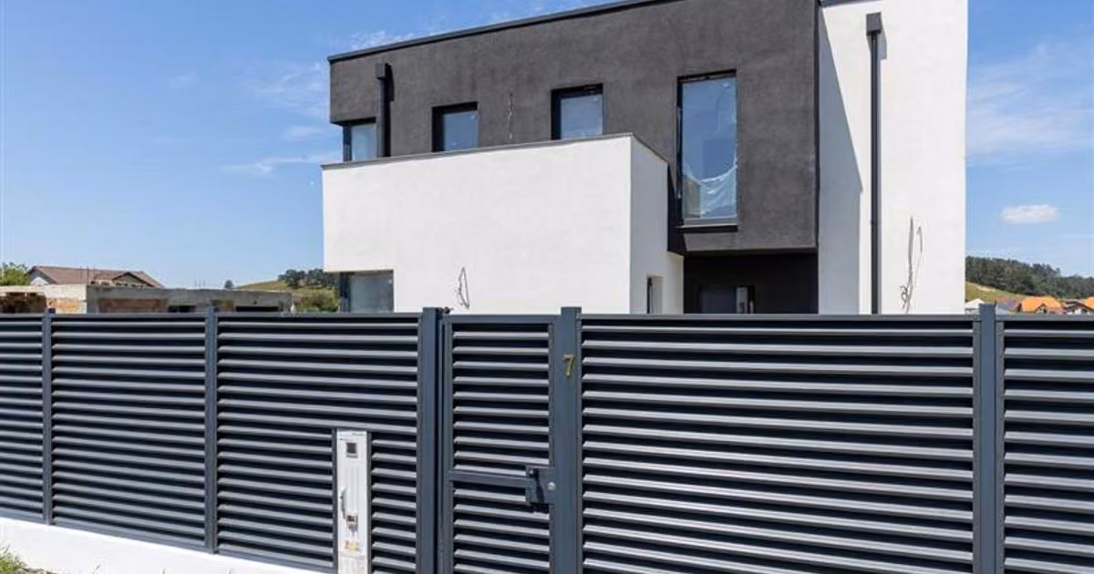 Casă individuală de vânzare cu 5 camere în zona Exterior Est, Brașov