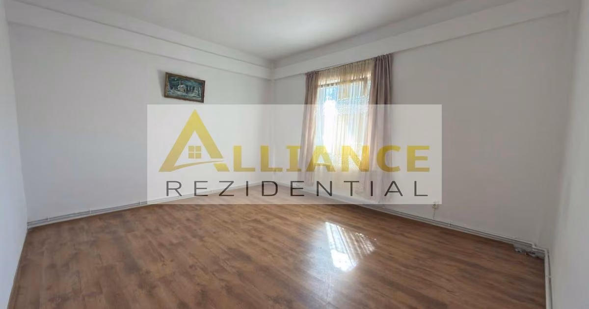 Casă individuală de vânzare cu 14 camere, mobilată în Cățelu