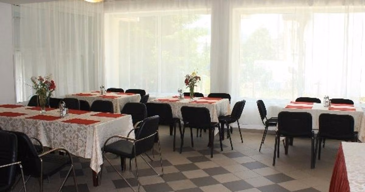 Hotel/Pensiune de vânzare 680 mp în Bușteni