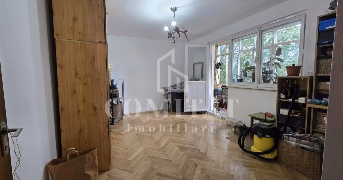 Apartament de vânzare cu 4 camere în zona Mănăștur, Cluj-Napoca