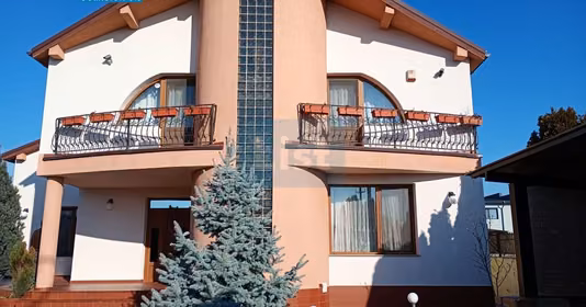 Casă Periferie