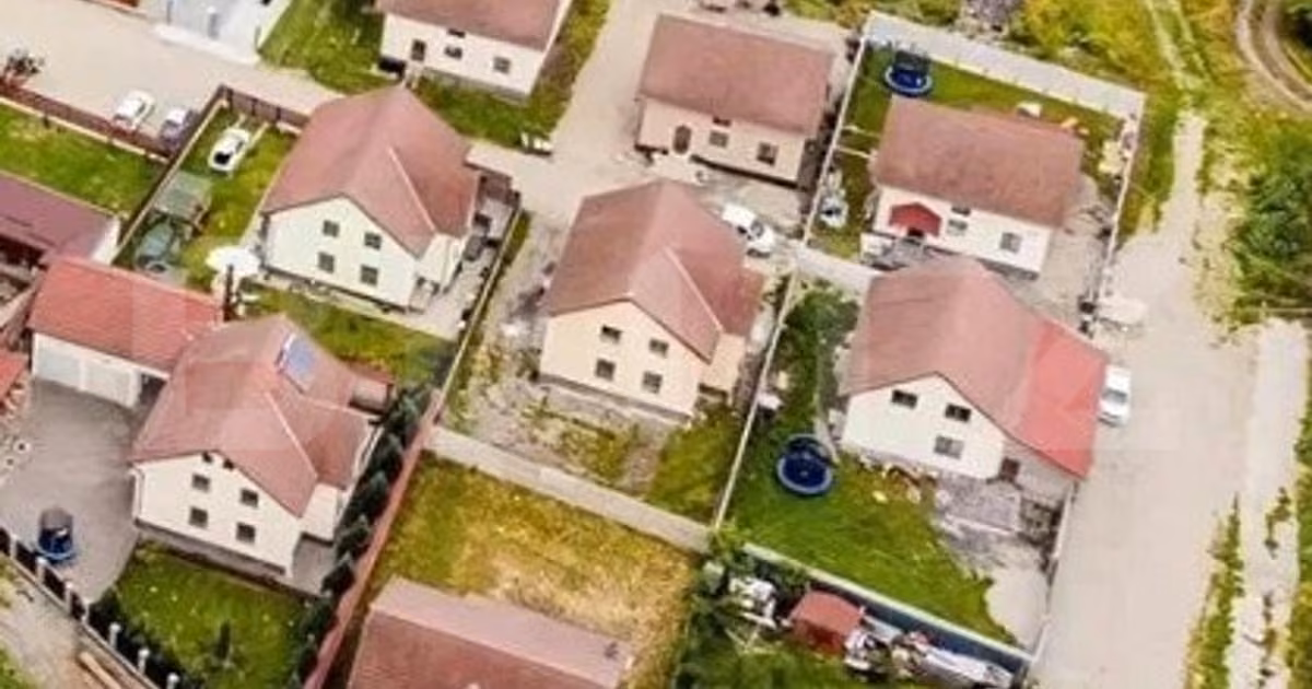 Casă individuală de vânzare cu 5 camere în zona Exterior Nord, Brașov
