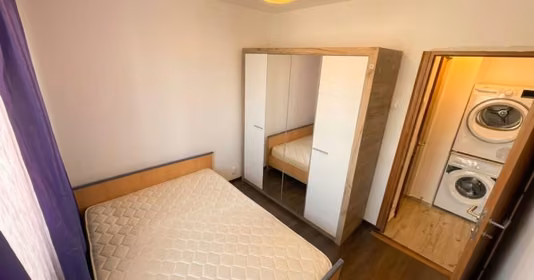 Apartament Militari