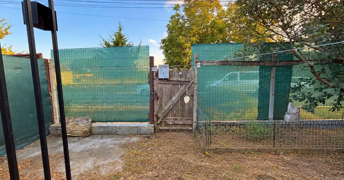 Casă de vânzare cu 3 camere în Valu lui Traian
