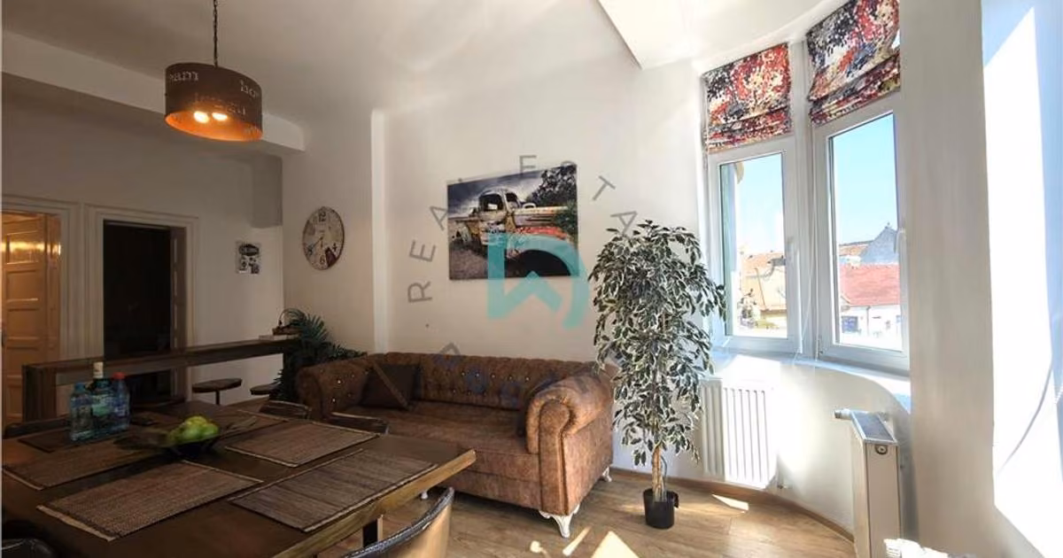 Apartament de vânzare cu 4 camere în zona Centrul Istoric, Brașov