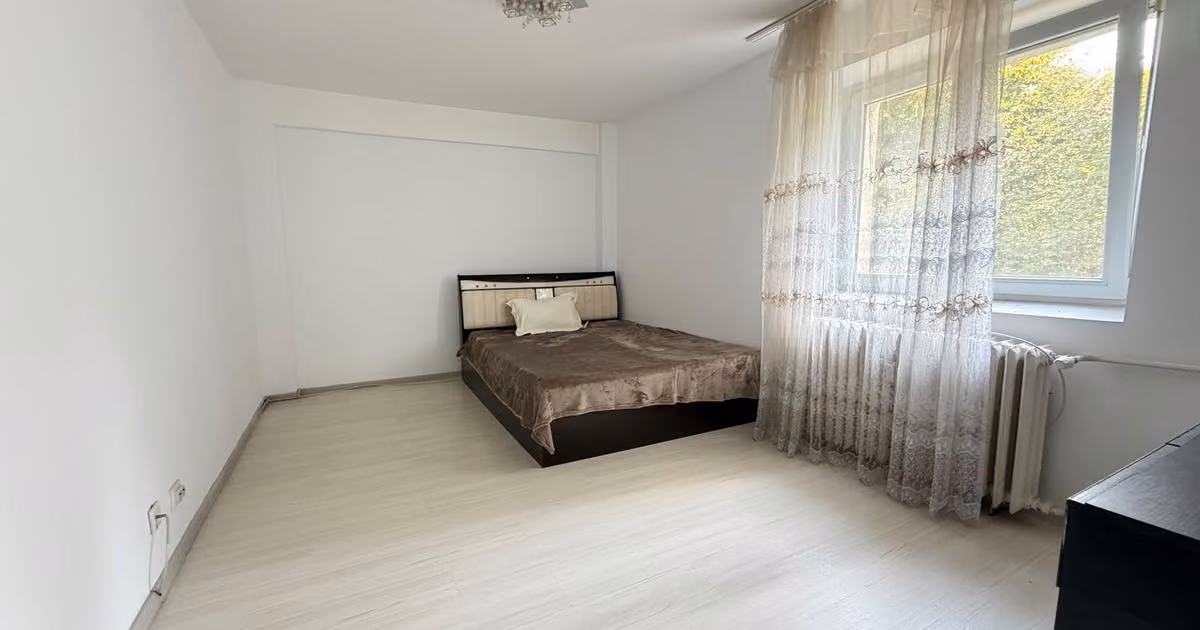 Apartament de vânzare cu 2 camere, mobilat în zona Titan, Sector 3