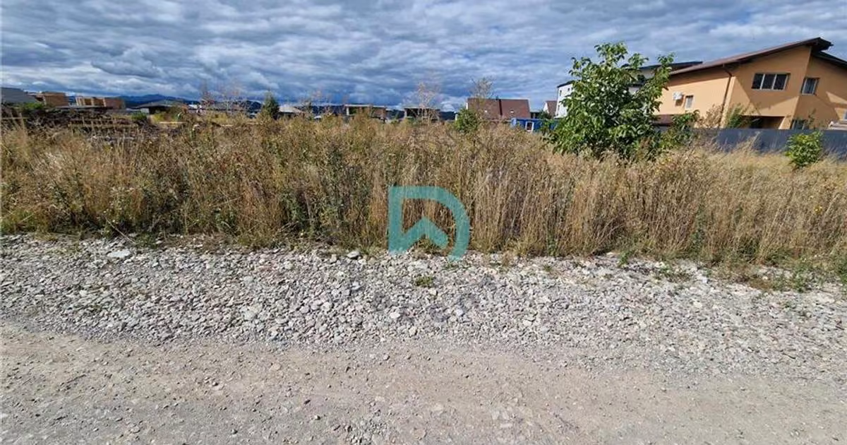 Teren Construcții intravilan de vânzare de 900 mp, în Cristian