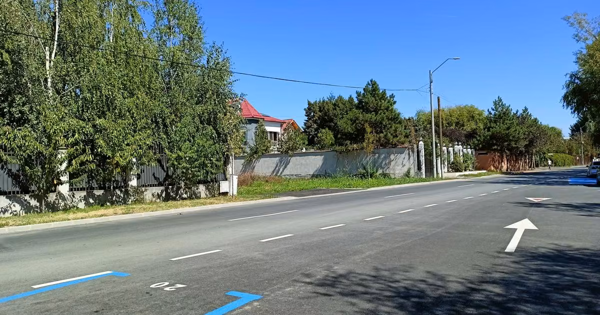 Teren Construcții intravilan de vânzare de 1019 mp, în Tunari