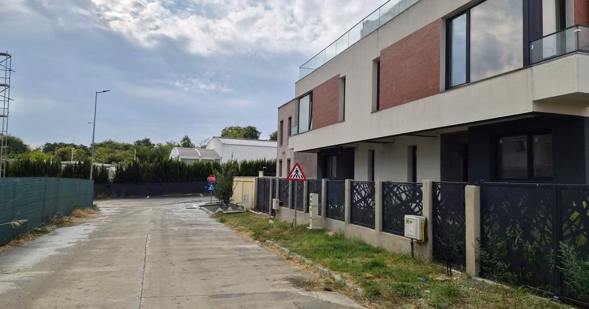 Duplex de vânzare cu 3 camere în Ovidiu