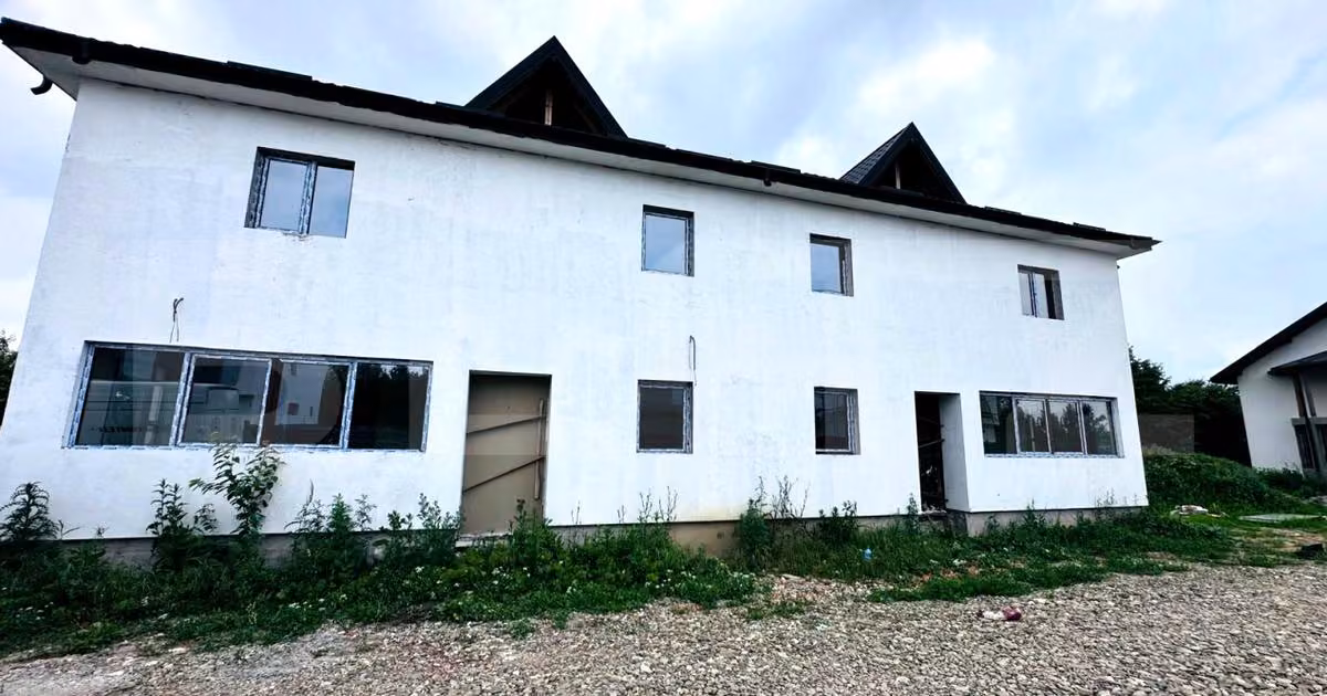 Duplex de vânzare cu 4 camere în zona Miroslava, Iași