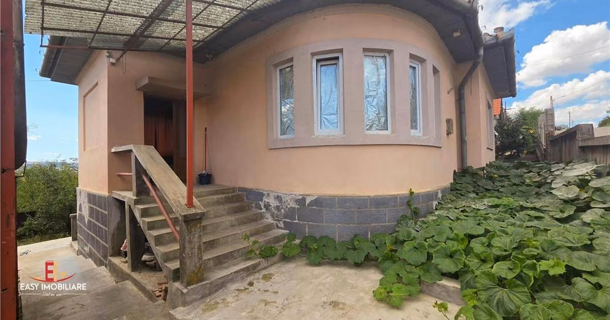 Casă individuală de vânzare cu 3 camere în Luduș