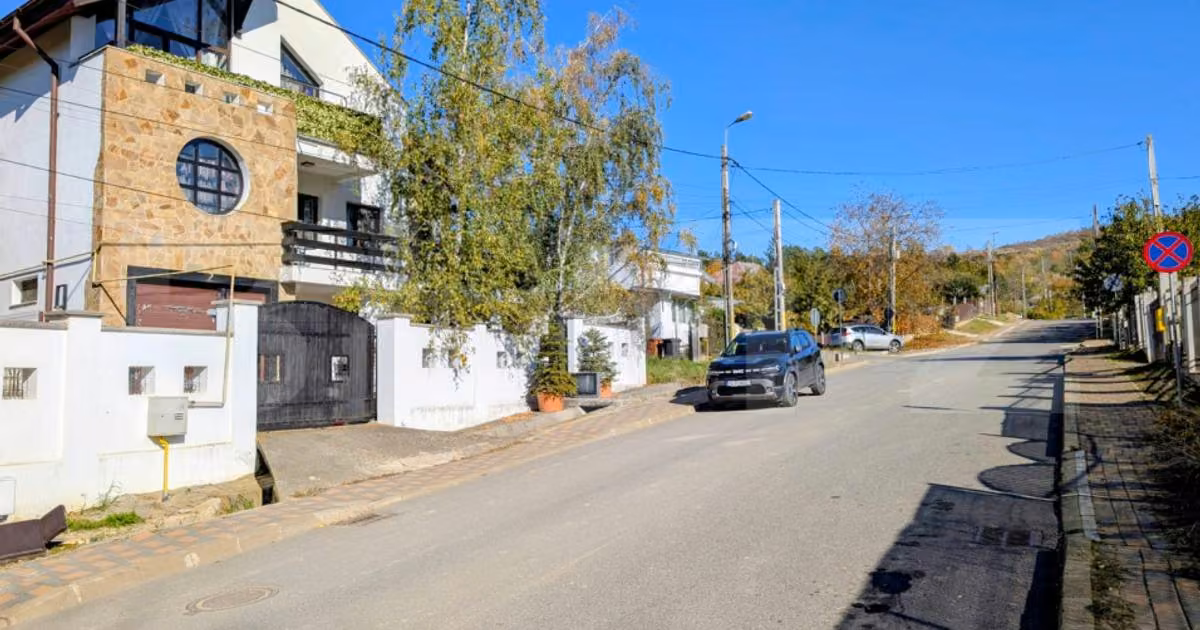 Casă individuală de vânzare cu 4 camere, mobilată în zona Bucium, Iași