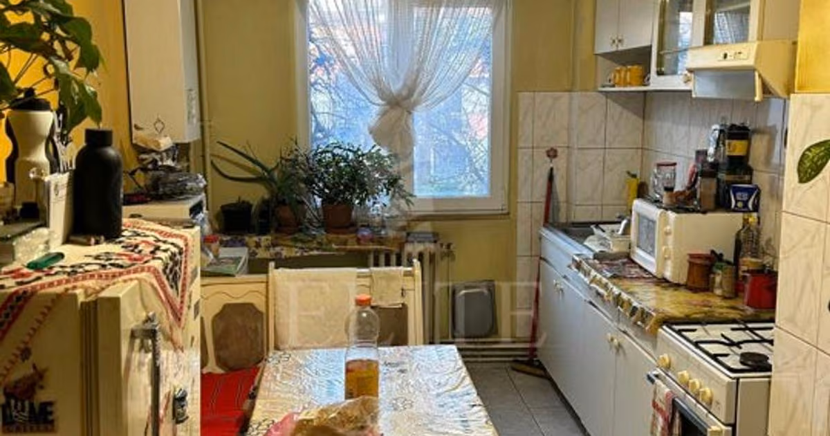 Apartament de vânzare cu 3 camere în zona Mănăștur, Cluj-Napoca