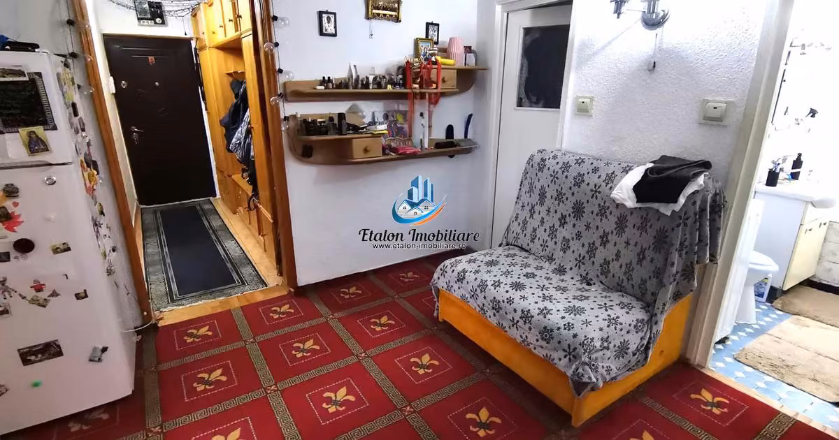 Apartament de vânzare cu 3 camere în zona Calea Romanului, Piatra-Neamț