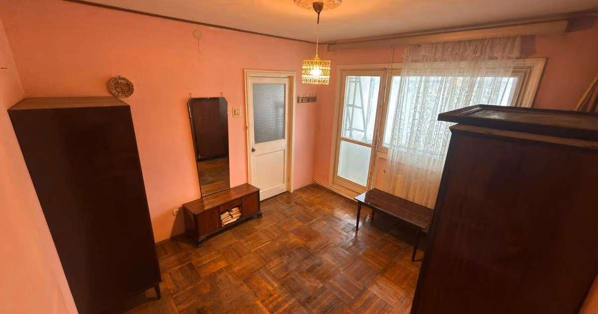 Apartament de vânzare cu 2 camere în zona Podu Roș, Iași
