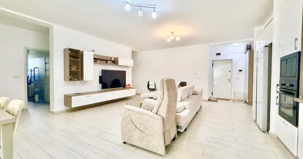 Apartament de vânzare cu 3 camere, mobilat în Giroc