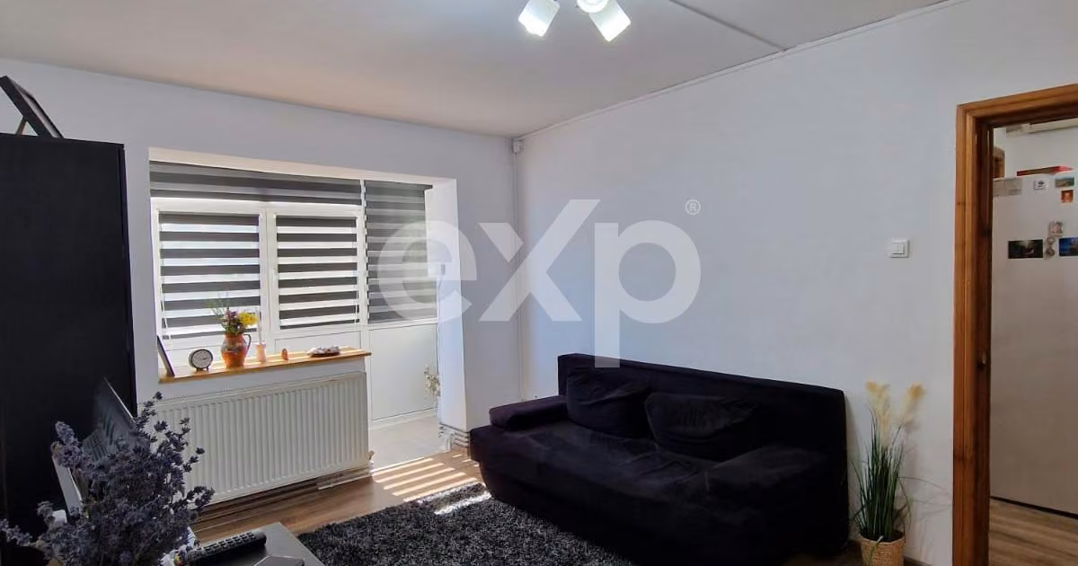 Apartament de vânzare cu 3 camere, mobilat în zona Micro 6, Târgoviște