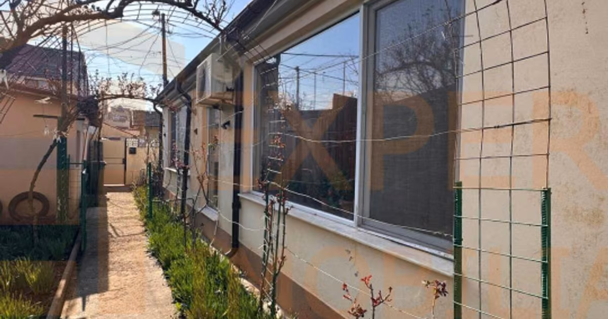 Casă individuală de vânzare cu 4 camere, mobilată în zona Tomis II, Constanța