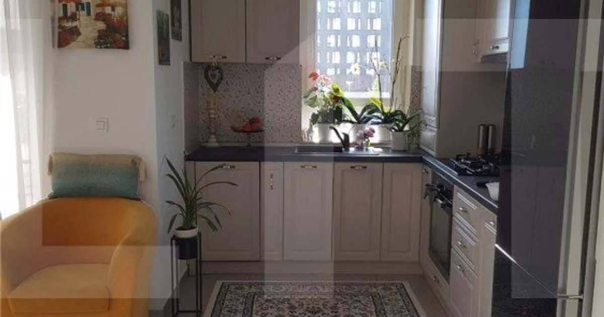 Apartament de vânzare cu 2 camere, mobilat în zona Tractorul, Brașov