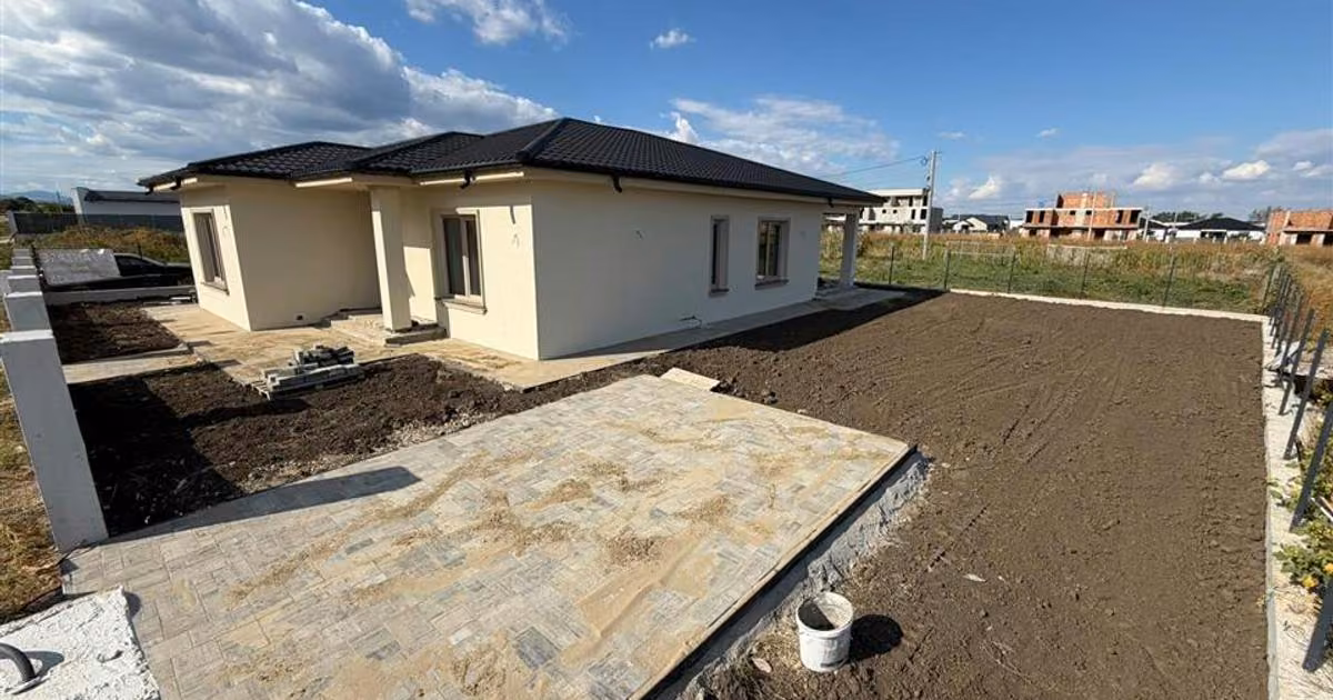 Casă individuală de vânzare cu 4 camere în zona Exterior Vest, Focșani