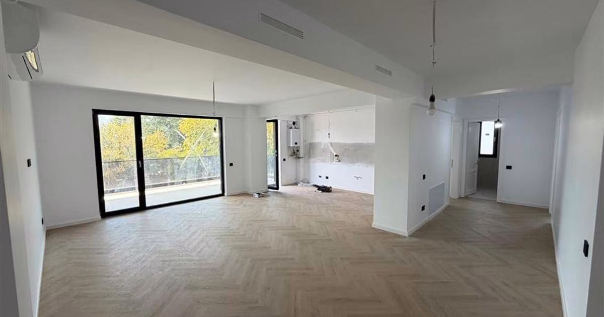 Apartament de vânzare cu 3 camere în zona Ultracentral, Focșani
