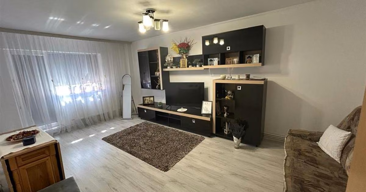 Apartament de vânzare cu 3 camere în zona Brăilei, Focșani