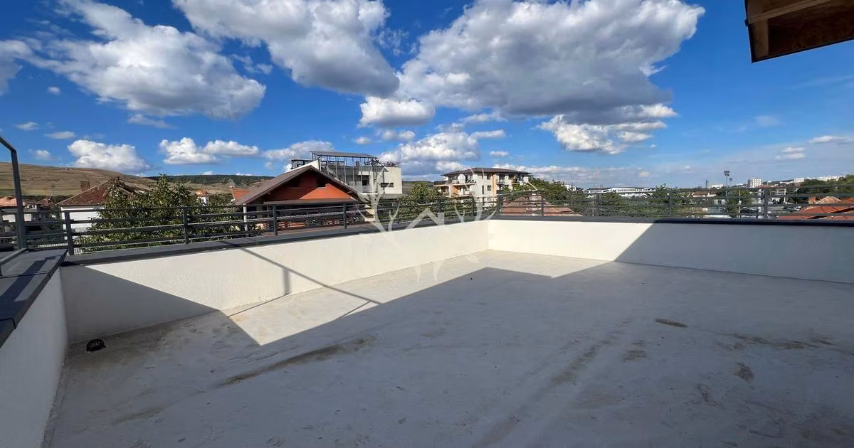Duplex de vânzare cu 4 camere în Florești